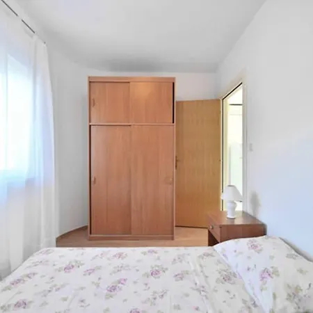 Apartment Josi - 150 M From Sea
