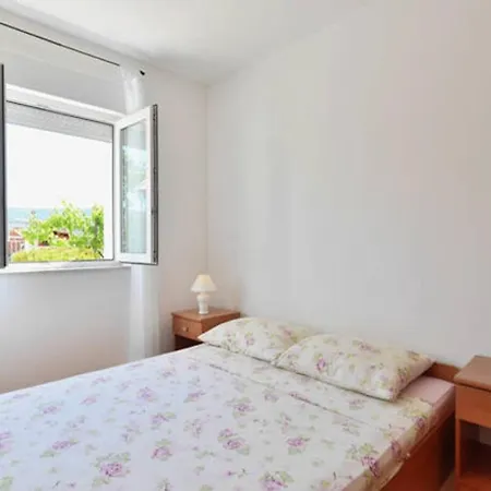 Josi - 150 M From Sea Apartment