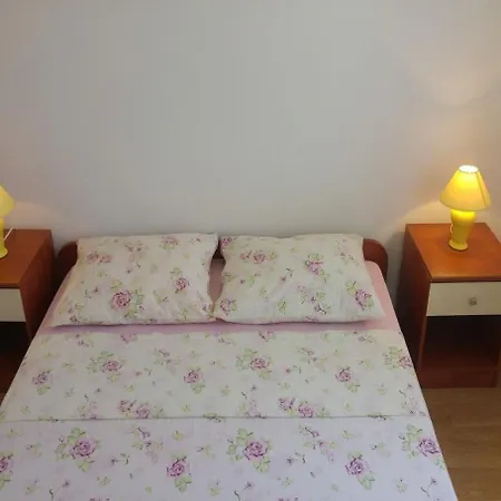 Josi - 150 M From Sea Apartment