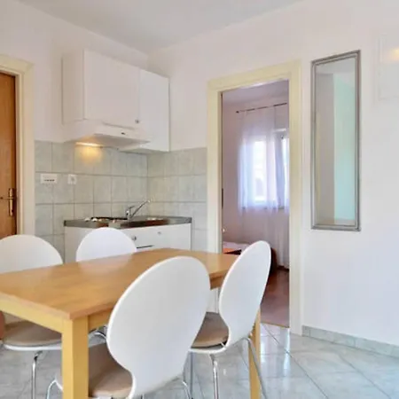 Apartment Josi - 150 M From Sea Vinisce